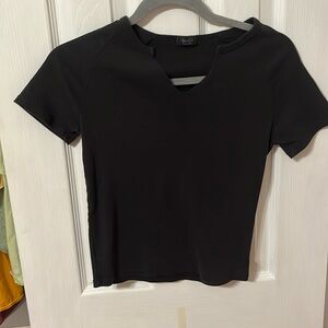 Brandy Melville black v cut cropped tee! 🖤